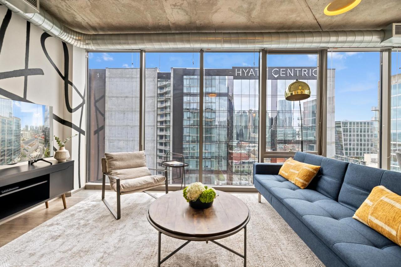 Placemakr Premier Sobro Nashville Exterior photo A staged living room