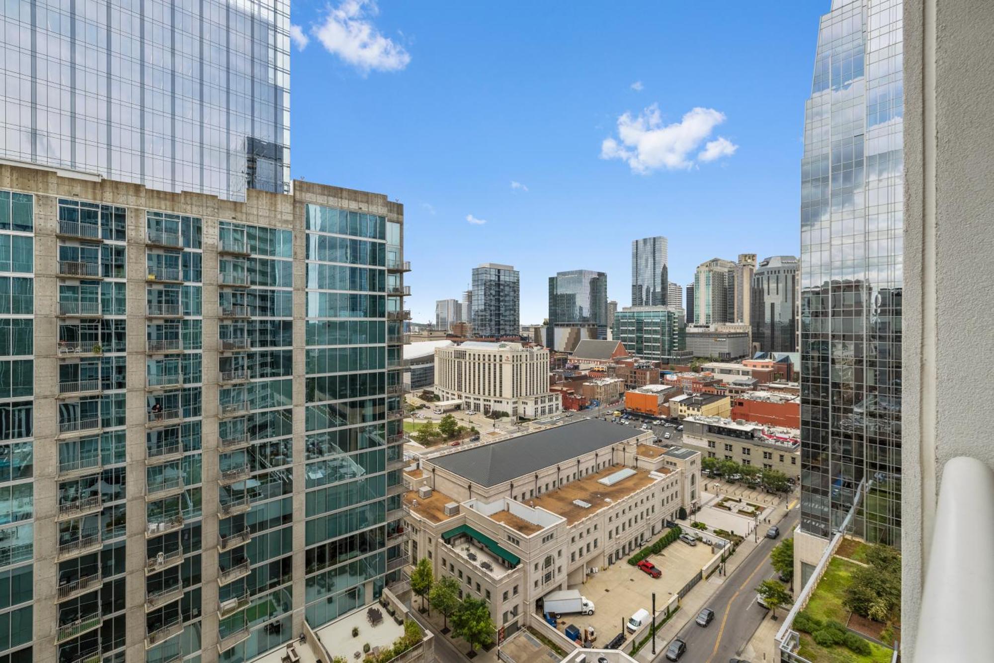 Placemakr Premier Sobro Nashville Exterior photo View from the 10th floor of the building
