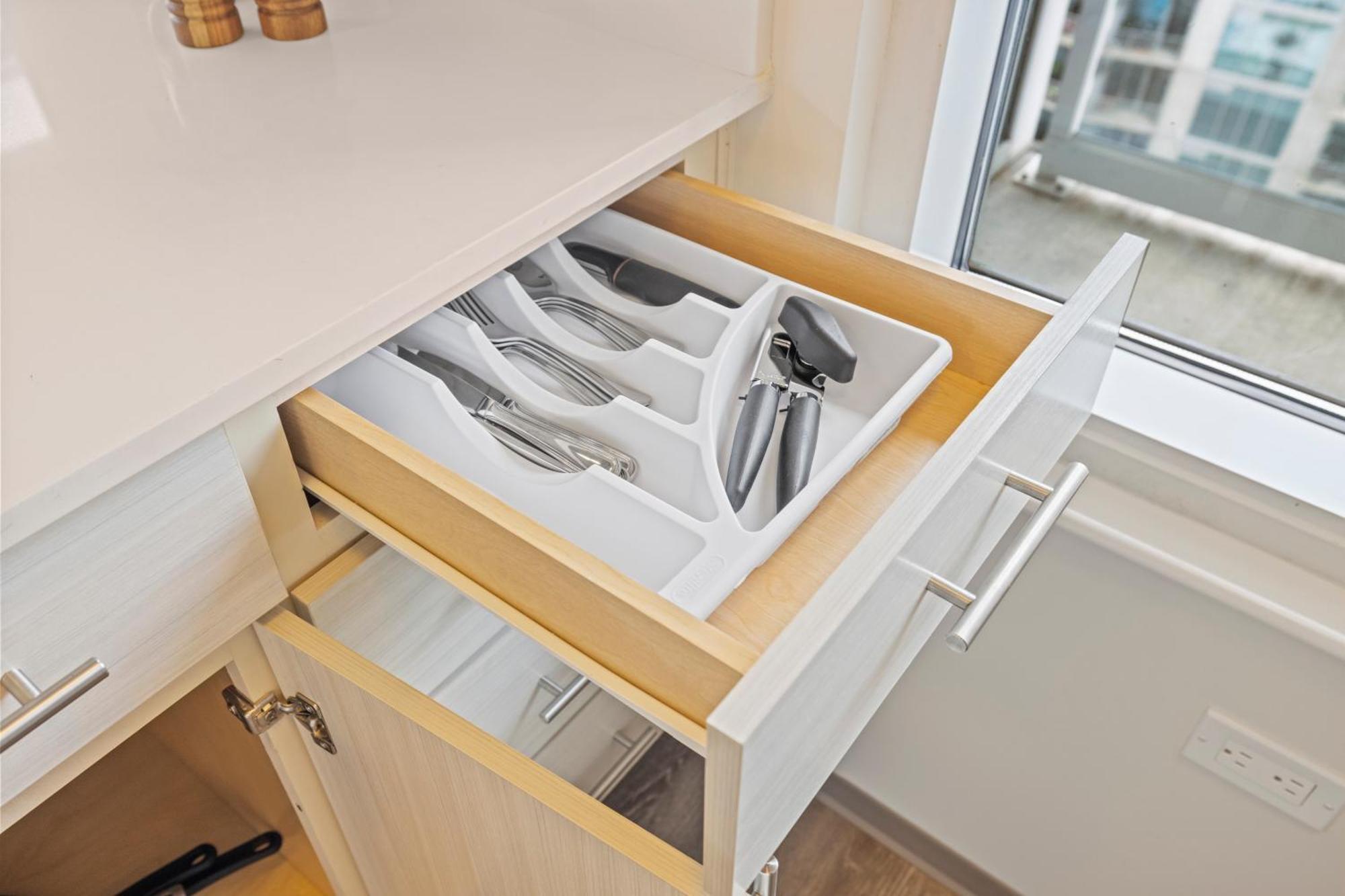 Placemakr Premier Sobro Nashville Exterior photo A cutlery drawer